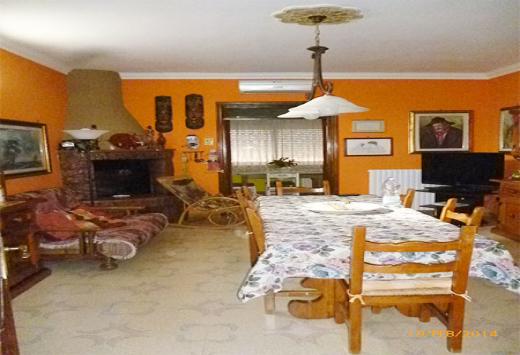 Civile Abitazione al Piano Terra e Primo Piano - Immobili Residenziali Copertino