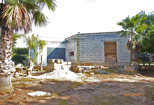 Villino allo stato rustico a 4 Km dal mare - Immobili Residenziali Porto Cesareo