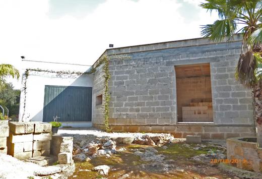 Villino allo stato rustico a 4 Km dal mare - Immobili Residenziali Porto Cesareo