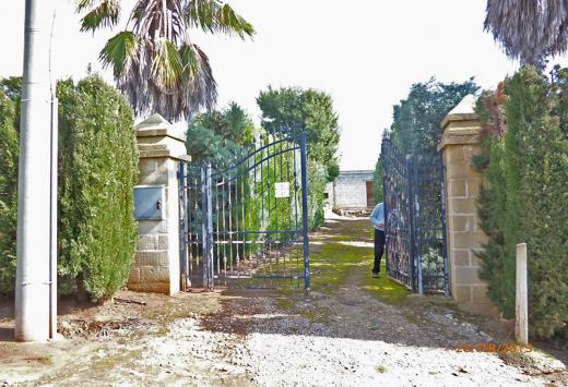 Villino allo stato rustico a 4 Km dal mare - Immobili Residenziali Porto Cesareo
