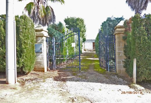 Villino allo stato rustico a 4 Km dal mare - Immobili Residenziali Porto Cesareo